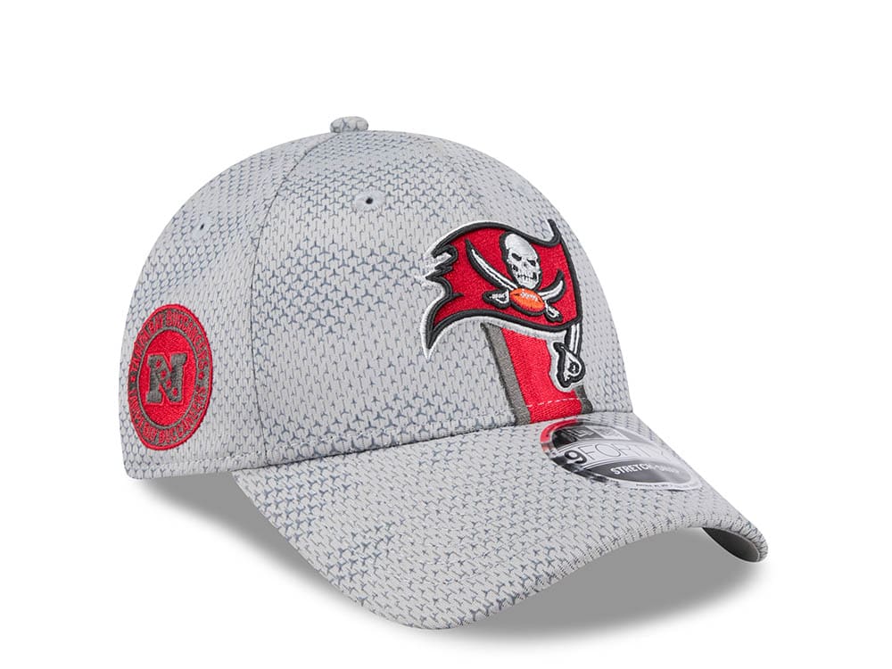 New Era Tampa Bay Buccaneers Sideline 2024 9Forty Stretch Snapback Cap