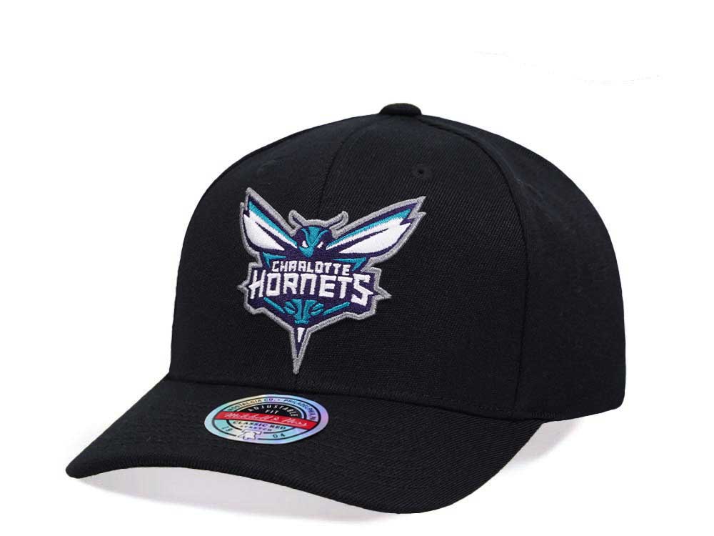 Mitchell & Ness Charlotte Hornets Hardwood Classic Red Flex Update Snapback Cap