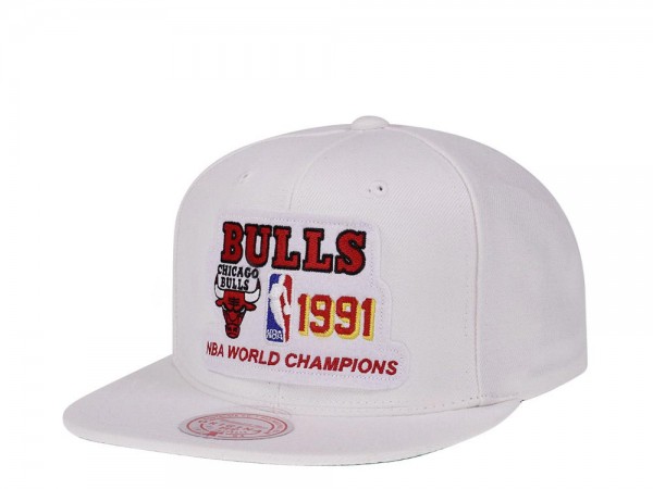 Mitchell & Ness NBA Chicago Bulls HWC Script Snapback Hat w/Pink Undervisor