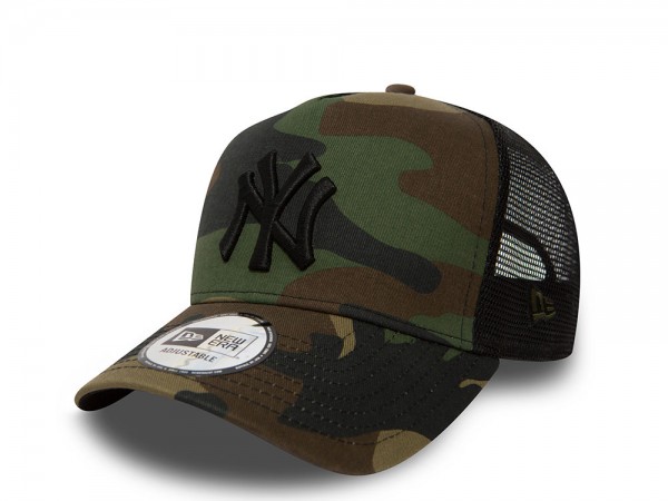 New Era New York Yankees Camo Trucker Snapback Cap